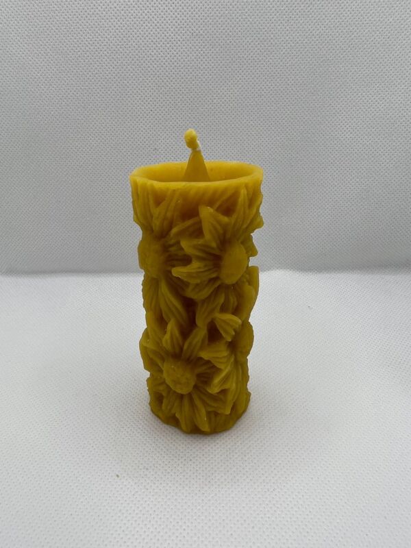 Beeswax candle "flowers"